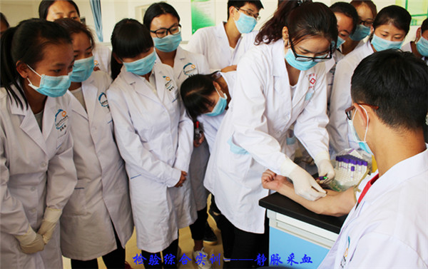 1 (654) 云南新兴职业学院2019年中考招生报名