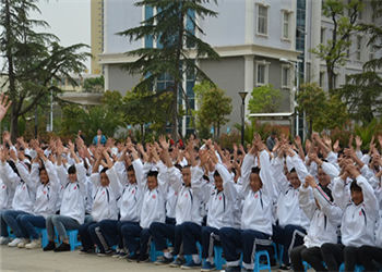 1 (43) 曲靖工商技校2020年招生详细介绍