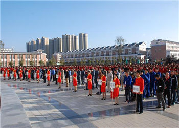 1 (526) 曲靖工业技工学校2020年招生报名须知