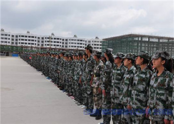 2 (14) 曲靖市麒麟航空学校2020年五年制大专报名费是多少