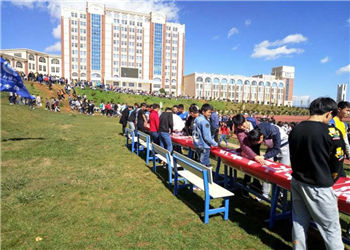 云南省昆明市外事外语职业学院2021年普通中专招收学生吗