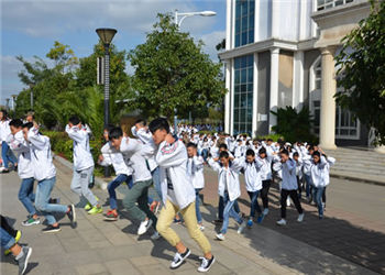 曲靖工商技术学校2022年五年制大专是大学吗