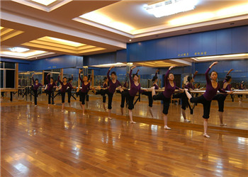 云南省曲靖幼儿师范学校2022年中专招生收费