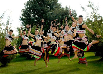 云南昆明艺术职业学院2023年中专收费标准