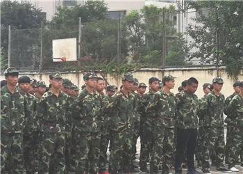 昆明市化工技工学校2023年需要交多少钱