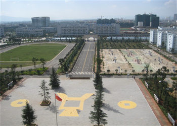 曲靖财经学校2025年五年制大专报考条件详解