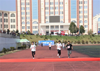 云南冶金高级技工学校2026年收往届生吗